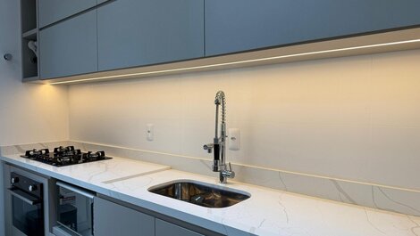 069 - Cobertura de quatro suítes em apenas 160 metros da praia de...