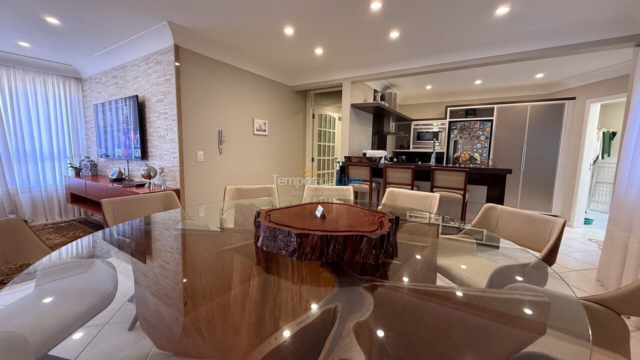 Chácara / sítio para aluguel de temporada em Bombinhas (Praia de Bombas)