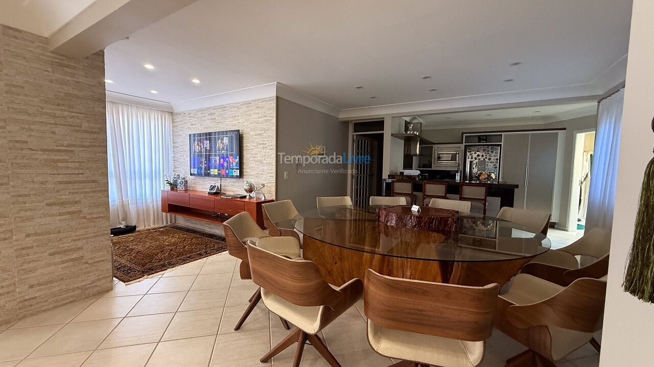 Chácara / sítio para aluguel de temporada em Bombinhas (Praia de Bombas)