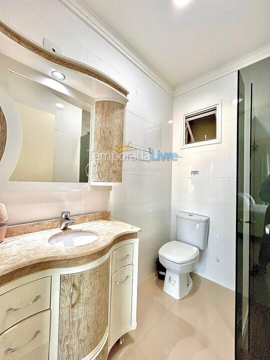 Apartment for vacation rental in Bombinhas (Praia de Bombas)