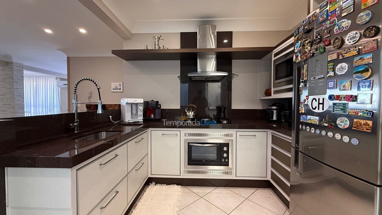 Chácara / sítio para aluguel de temporada em Bombinhas (Praia de Bombas)