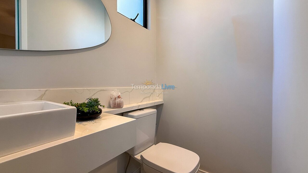 Apartment for vacation rental in Bombinhas (Praia de Bombas)