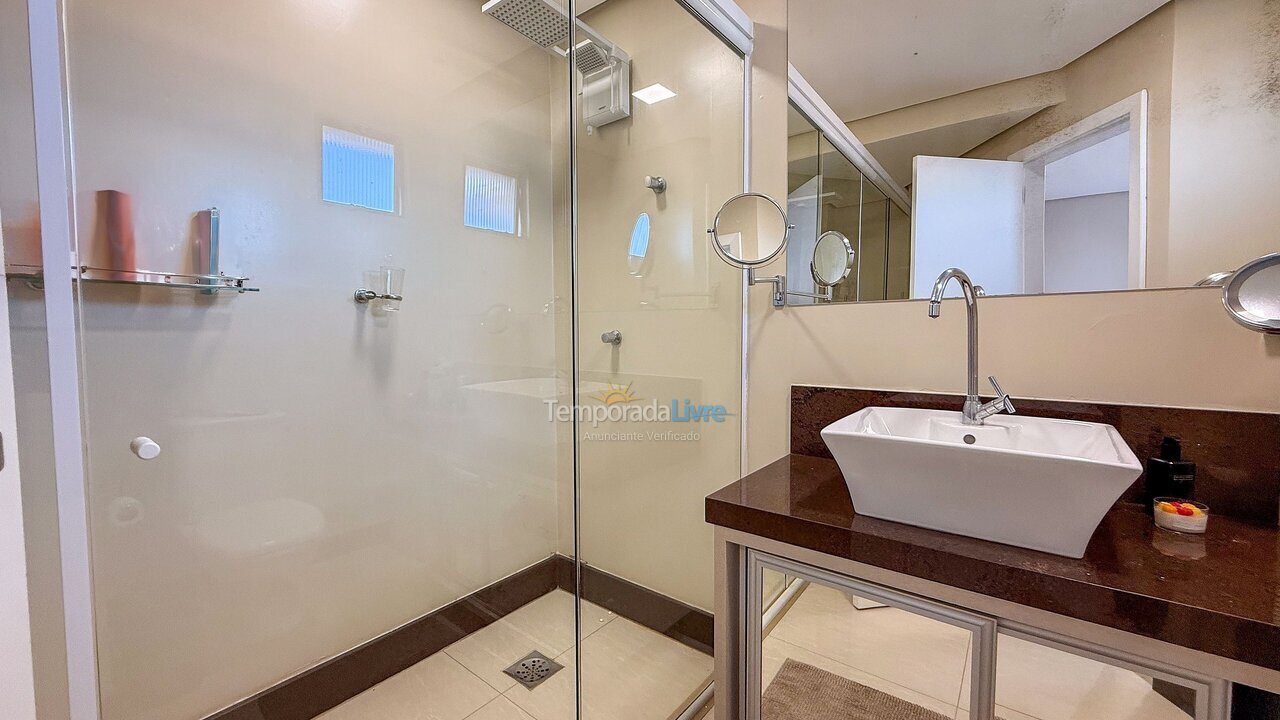 Chácara / sítio para aluguel de temporada em Bombinhas (Praia de Bombas)