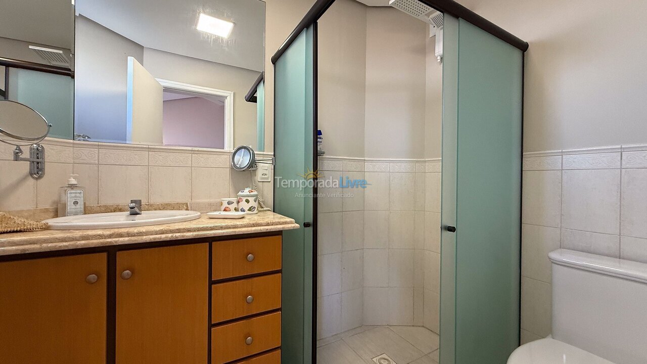 Chácara / sítio para aluguel de temporada em Bombinhas (Praia de Bombas)