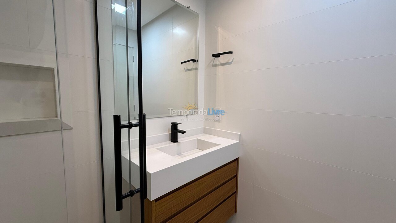 Apartamento para aluguel de temporada em Bombinhas (Praia de Bombas)