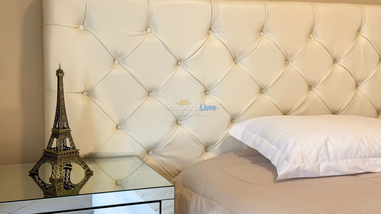 Chácara / sítio para aluguel de temporada em Bombinhas (Praia de Bombas)