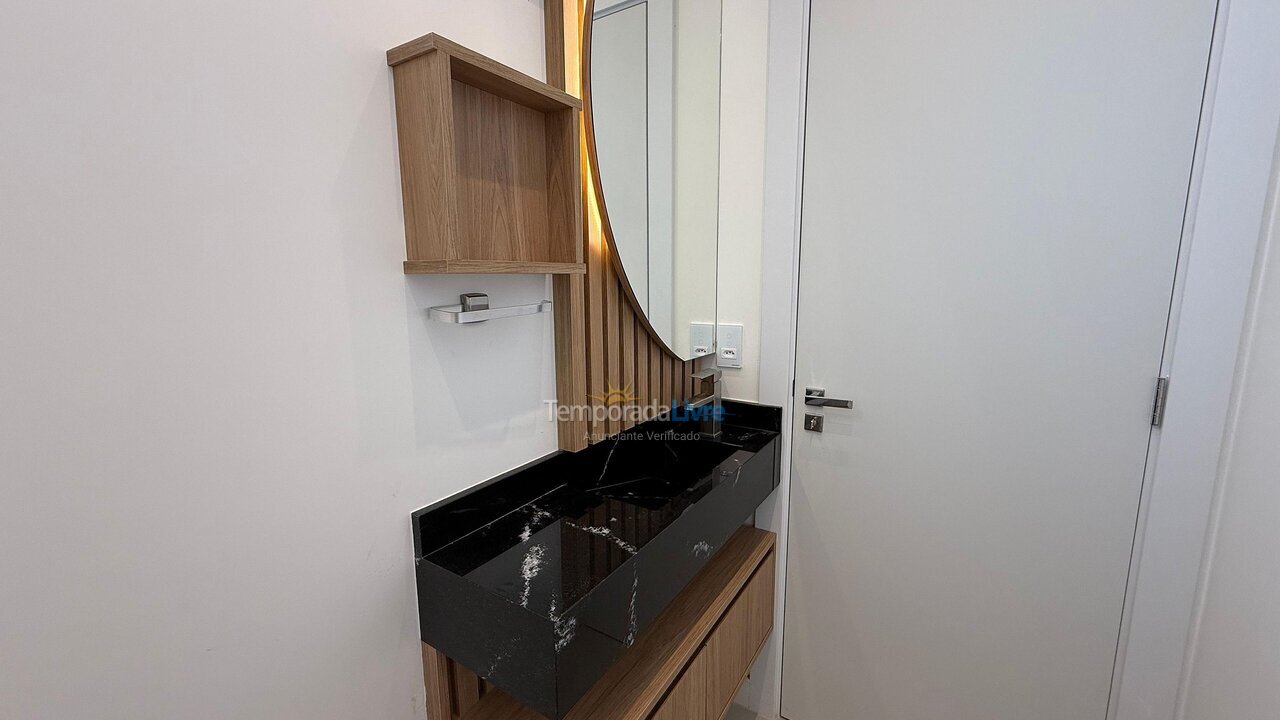 Apartamento para aluguel de temporada em Bombinhas (Praia de Bombas)