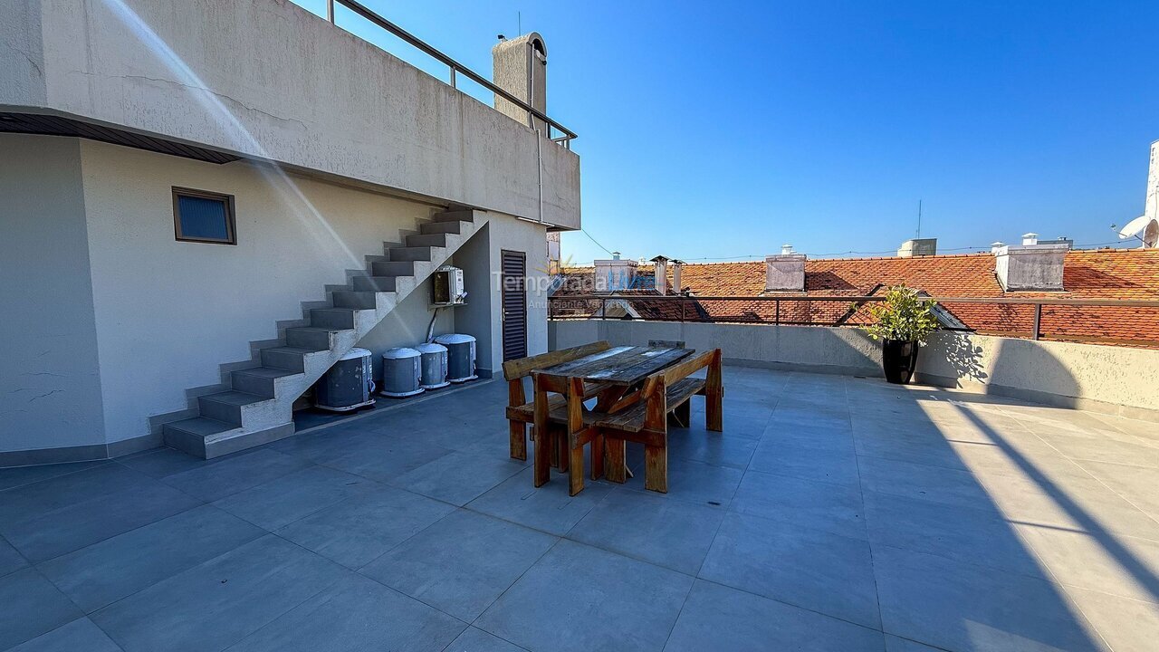 Chácara / sítio para aluguel de temporada em Bombinhas (Praia de Bombas)