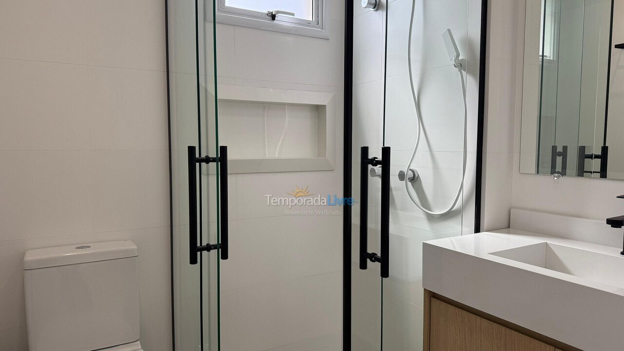 Apartamento para aluguel de temporada em Bombinhas (Praia de Bombas)