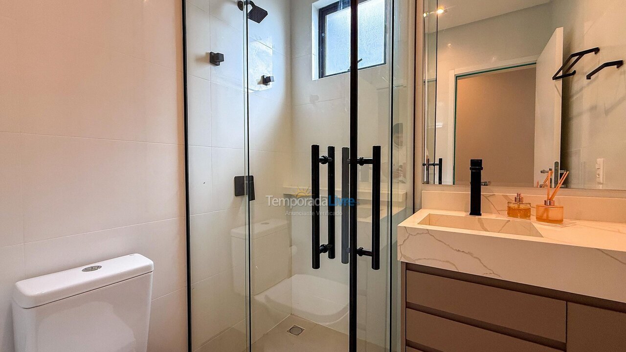 Apartment for vacation rental in Bombinhas (Praia de Bombas)