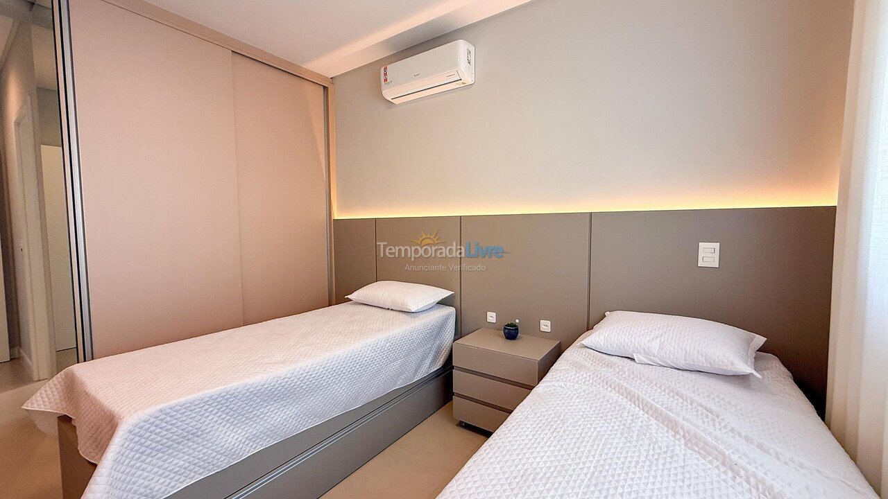 Apartment for vacation rental in Bombinhas (Praia de Bombas)