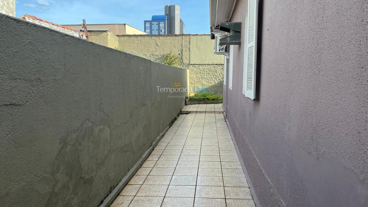 House for vacation rental in Caraguatatuba (Centro)