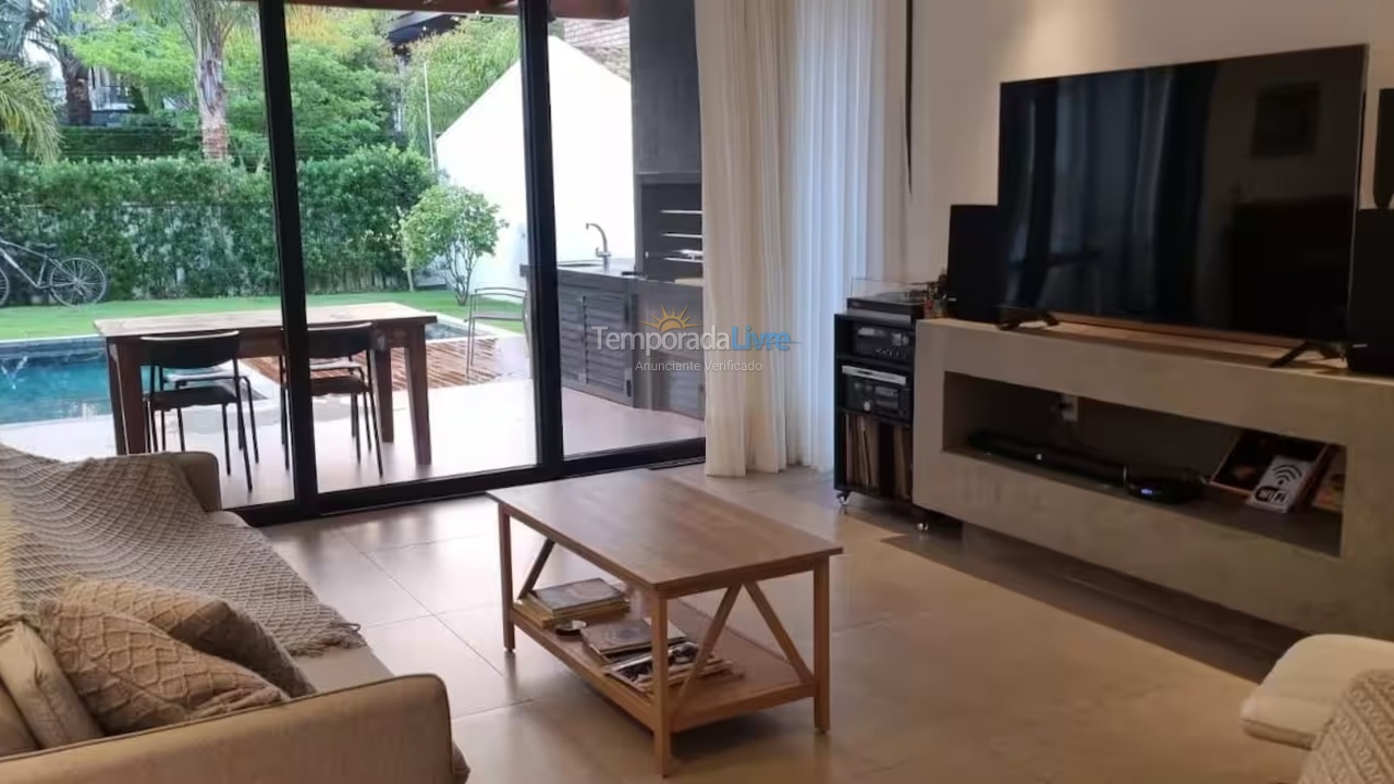 Casa para aluguel de temporada em Florianopolis (Jurerê Internacional)