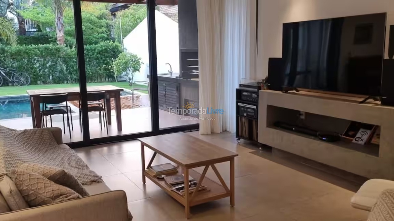 Casa para aluguel de temporada em Florianopolis (Jurerê Internacional)