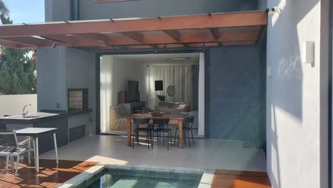 Casa de Alto Padrão em Jurerê Internacional