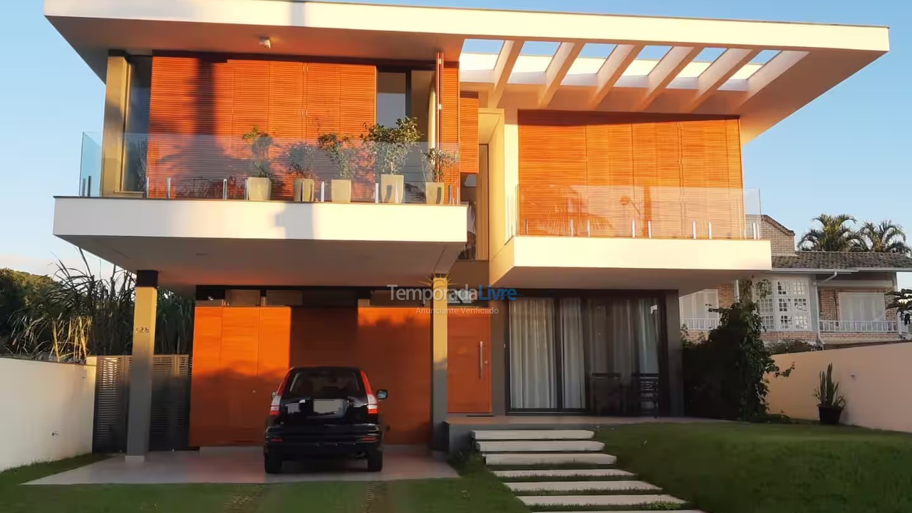 Casa para aluguel de temporada em Florianopolis (Jurerê Internacional)