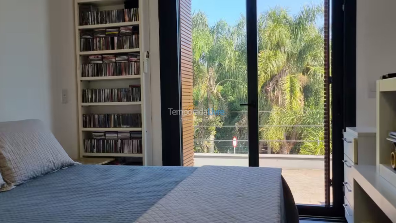 Casa para aluguel de temporada em Florianopolis (Jurerê Internacional)