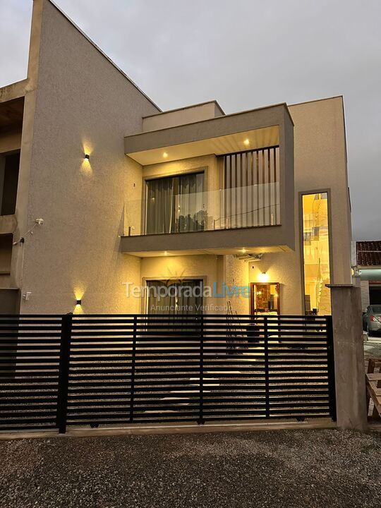 Casa para alquiler de vacaciones em Itapoá (Rosa dos Ventos)