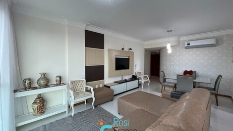 Apartamento de 3 suites frente al mar en Meia Praia, SC