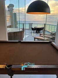 Cobertura Duplex Frente Mar com 5 Suítes Meia Praia Itapema SC