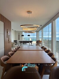 Cobertura Duplex Frente Mar com 5 Suítes Meia Praia Itapema SC