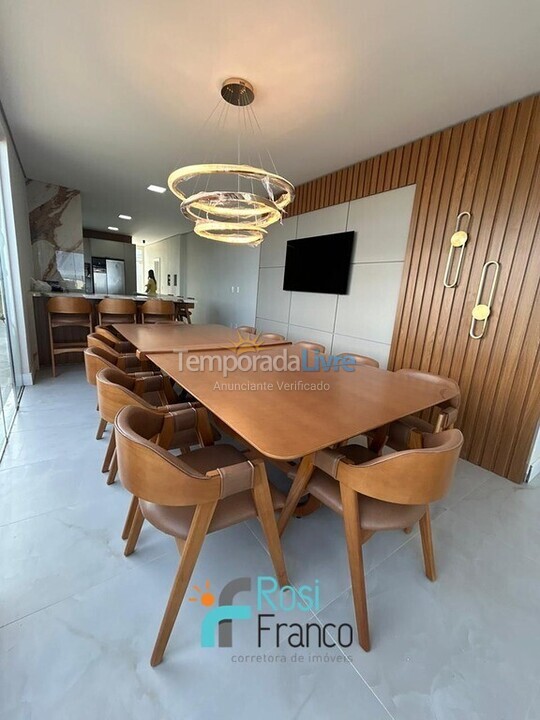 Apartamento para aluguel de temporada em Itapema (Meia Praia)