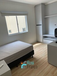 Apartamento de 4 habitaciones con vistas al mar, Meia Praia, SC