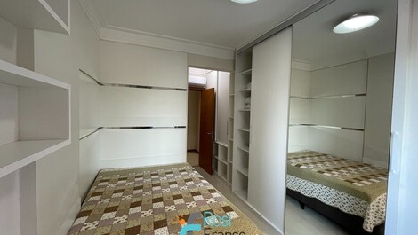 Apartamento de 3 suites frente al mar en Meia Praia, SC