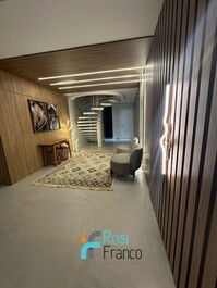 Cobertura Duplex Frente Mar com 5 Suítes Meia Praia Itapema SC