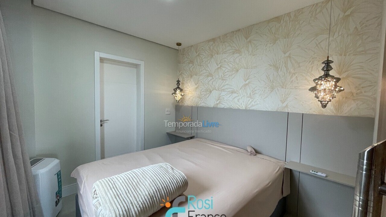 Apartamento para aluguel de temporada em Itapema (Meia Praia)