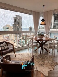 Apartamento 3 dormitórios vista mar Meia Praia SC