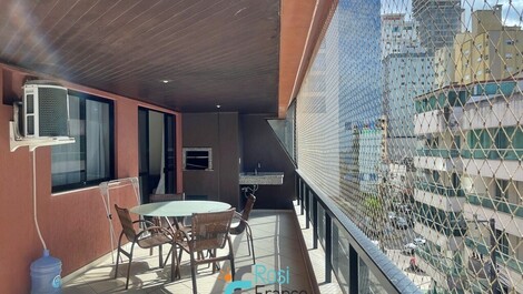 Apartamento 3 dormitorios vista al mar Meia Praia SC