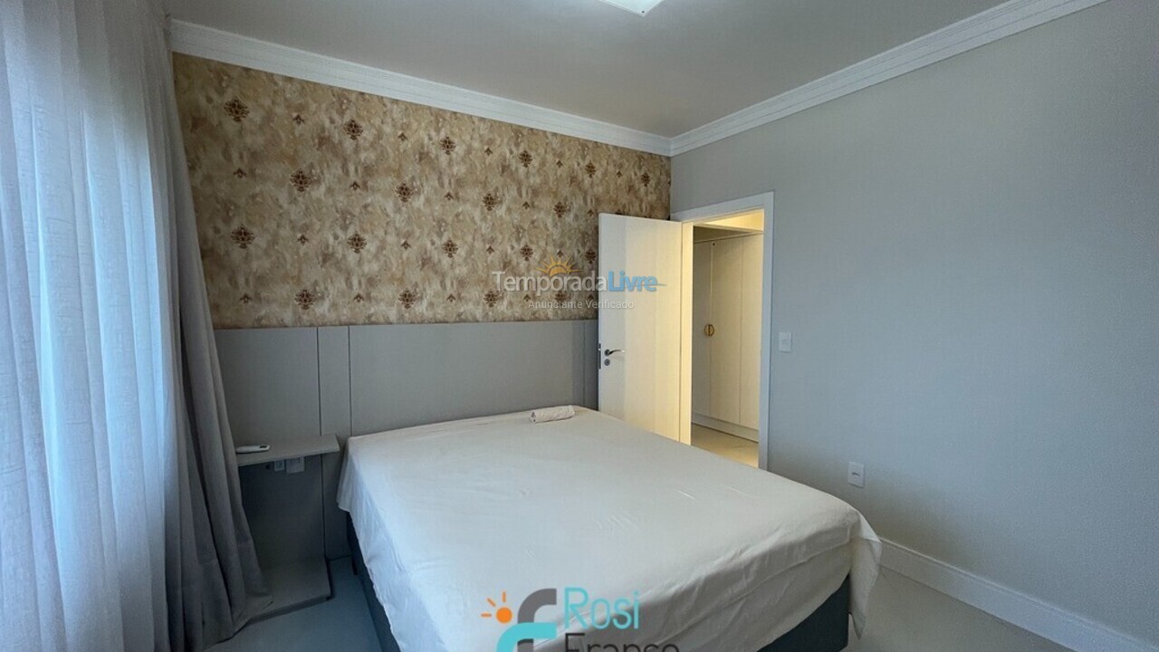 Apartamento para aluguel de temporada em Itapema (Meia Praia)