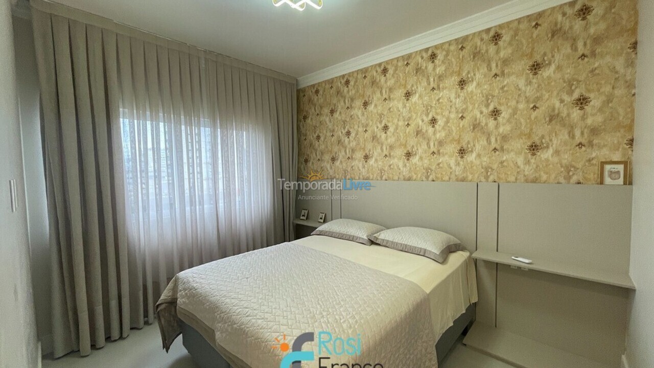 Apartamento para aluguel de temporada em Itapema (Meia Praia)