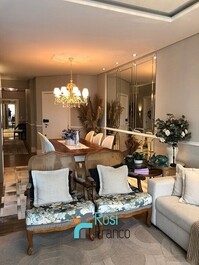 Apartamento 3 dormitórios vista mar Meia Praia SC