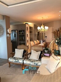 Apartamento 3 dormitórios vista mar Meia Praia SC