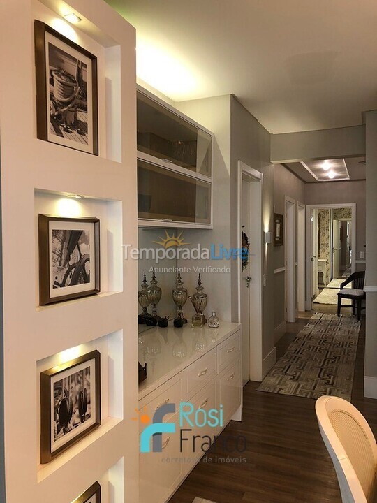 Apartamento para aluguel de temporada em Itapema (Meia Praia)