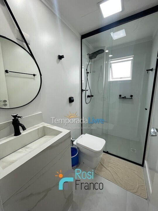 Apartamento para aluguel de temporada em Itapema (Meia Praia)