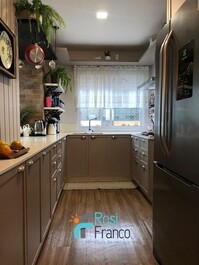 Apartamento 3 dormitórios vista mar Meia Praia SC