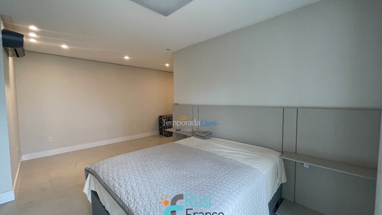 Apartamento para aluguel de temporada em Itapema (Meia Praia)