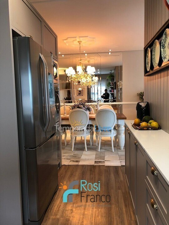 Apartamento para aluguel de temporada em Itapema (Meia Praia)