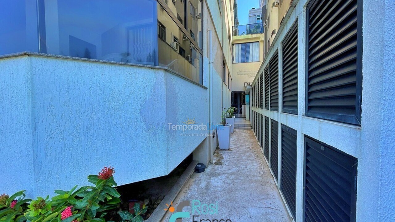 Apartamento para aluguel de temporada em Itapema (Meia Praia)