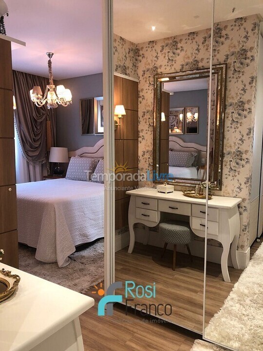 Apartamento para aluguel de temporada em Itapema (Meia Praia)