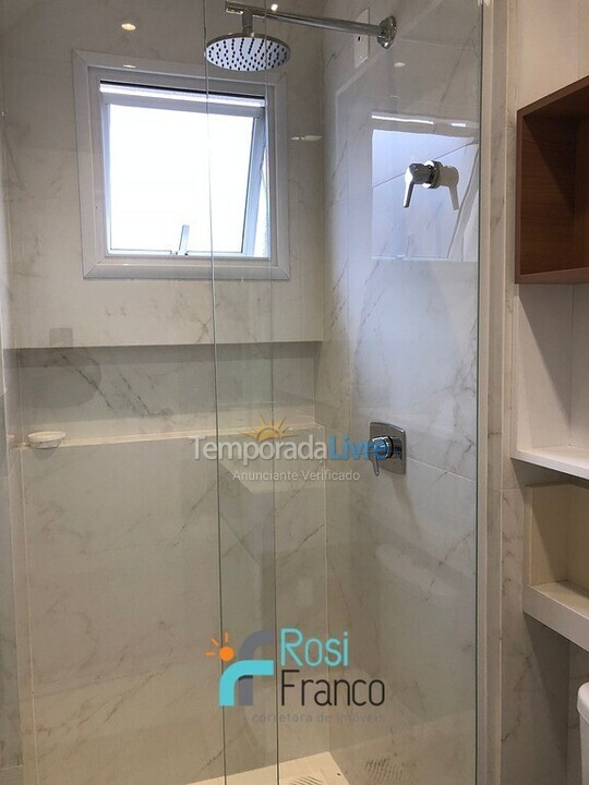 Apartamento para aluguel de temporada em Itapema (Meia Praia)