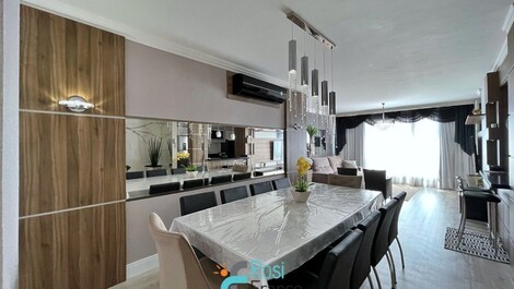 Apartamento frente al mar 4 suites Meia Praia SC