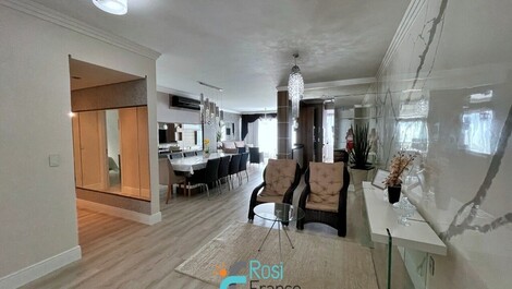 Apartamento frente al mar 4 suites Meia Praia SC