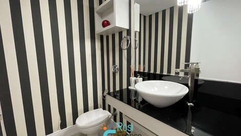 Apartamento frente al mar 4 suites Meia Praia SC