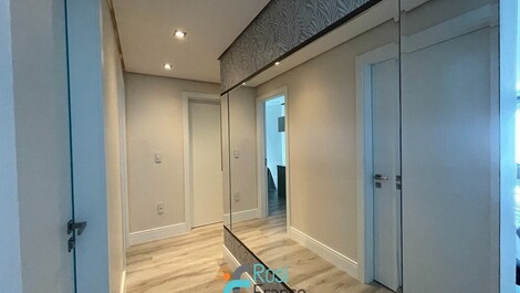 Apartamento frente al mar 4 suites Meia Praia SC