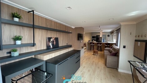 Apartamento de 4 habitaciones con vistas al mar, Meia Praia, SC