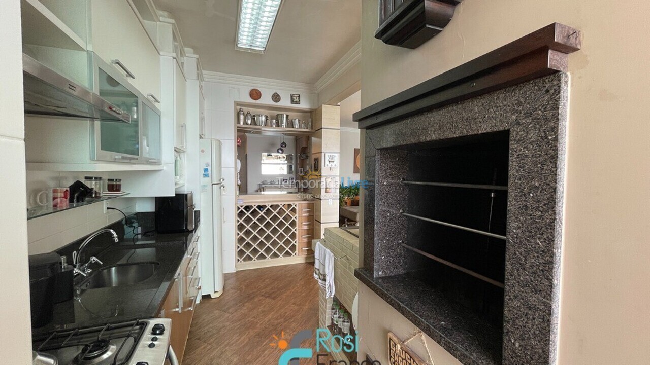 Apartamento para aluguel de temporada em Itapema (Meia Praia Frente Mar)